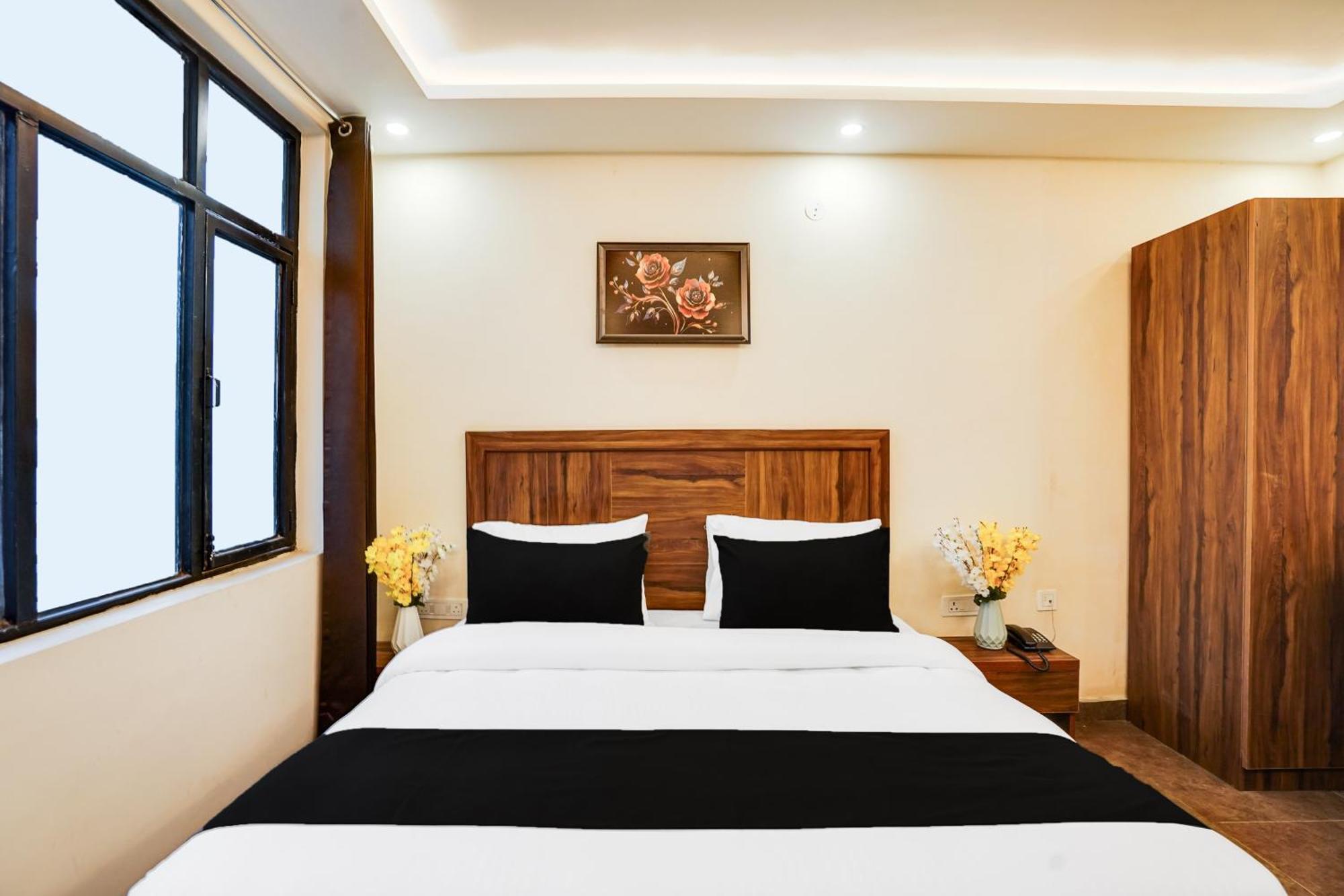 Hotel Super Townhouse The Royal Casa Ghaziabad Exterior foto
