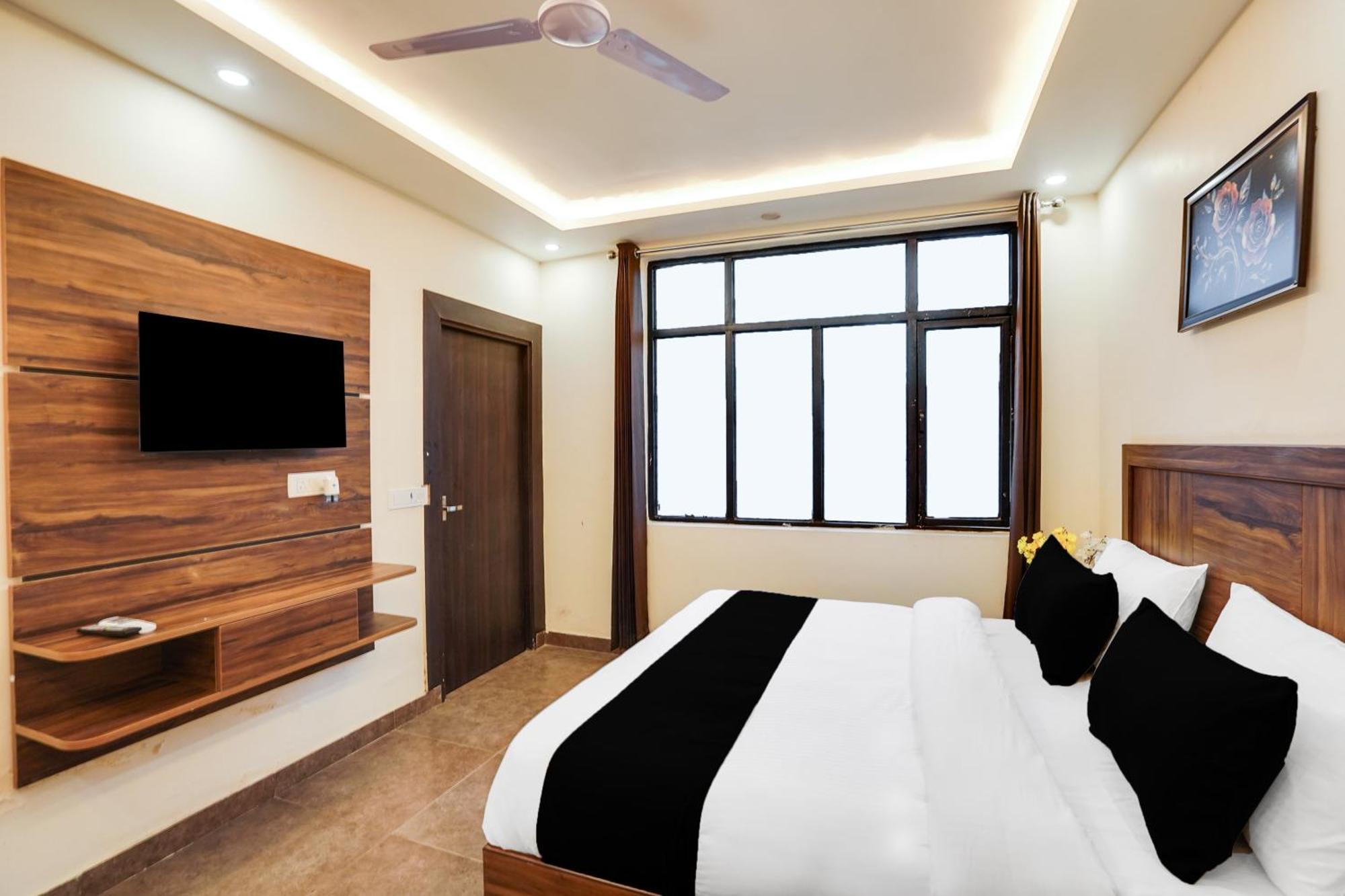Hotel Super Townhouse The Royal Casa Ghaziabad Exterior foto