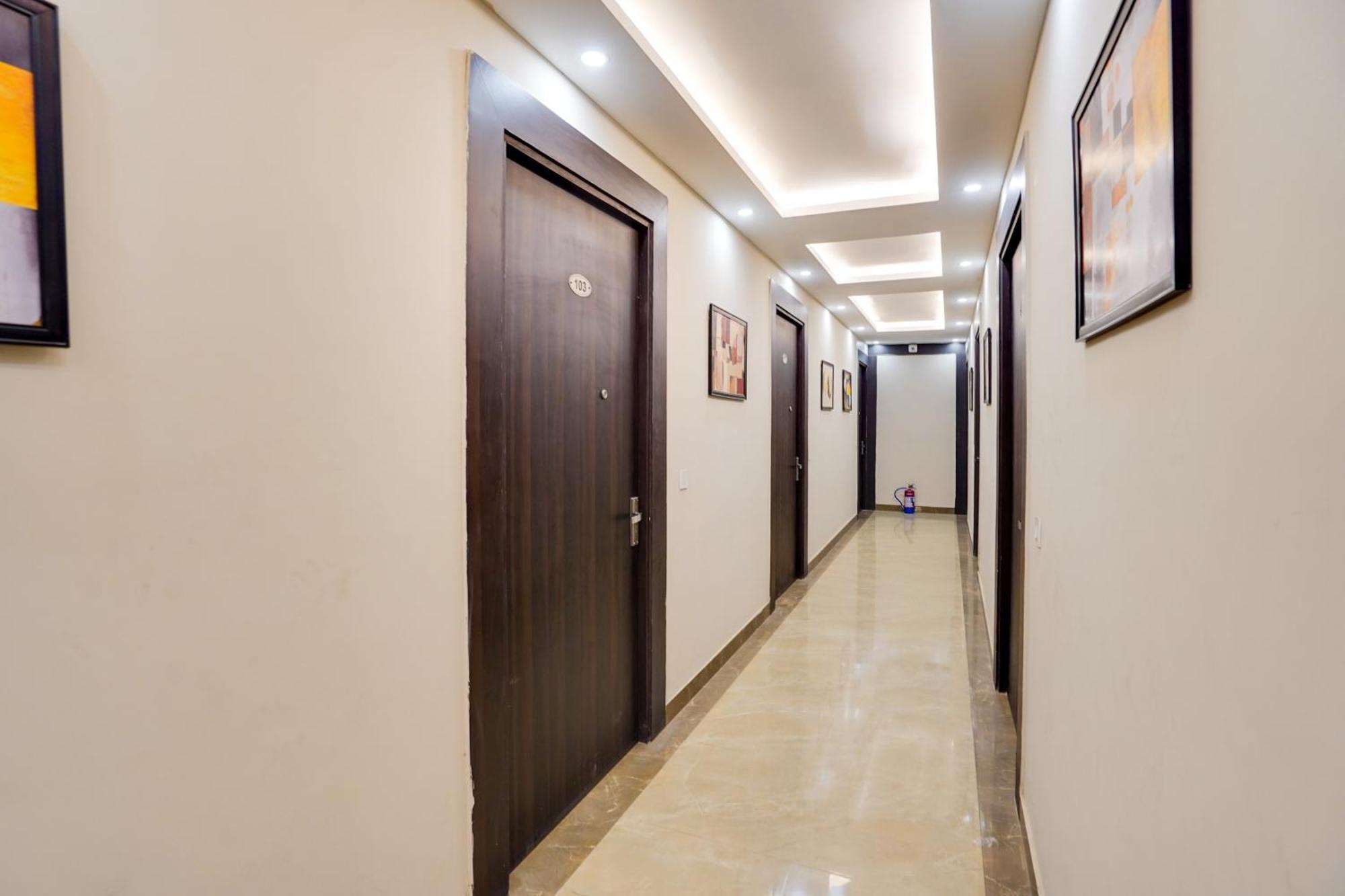 Hotel Super Townhouse The Royal Casa Ghaziabad Exterior foto