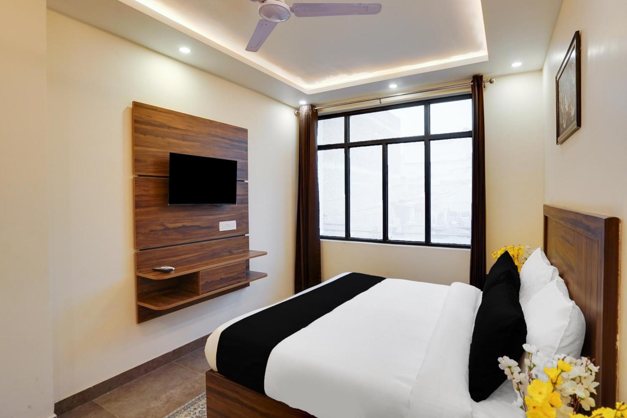 Hotel Super Townhouse The Royal Casa Ghaziabad Exterior foto