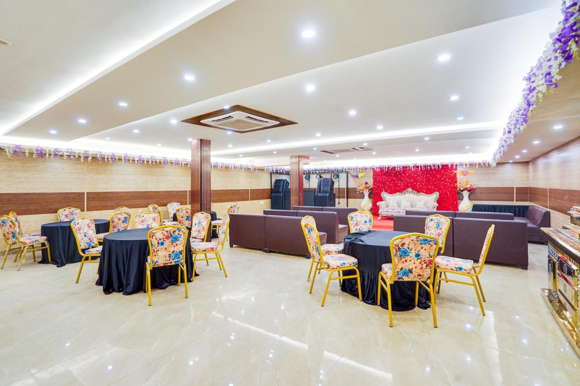Hotel Super Townhouse The Royal Casa Ghaziabad Exterior foto