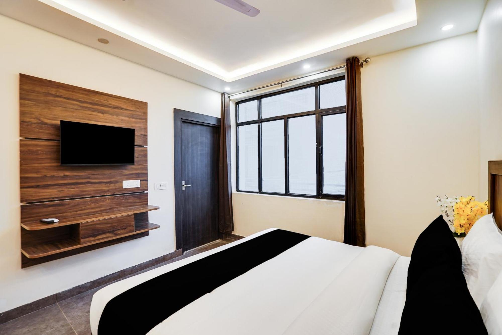 Hotel Super Townhouse The Royal Casa Ghaziabad Exterior foto