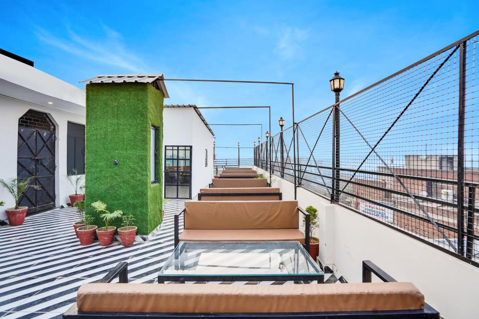 Hotel Super Townhouse The Royal Casa Ghaziabad Exterior foto