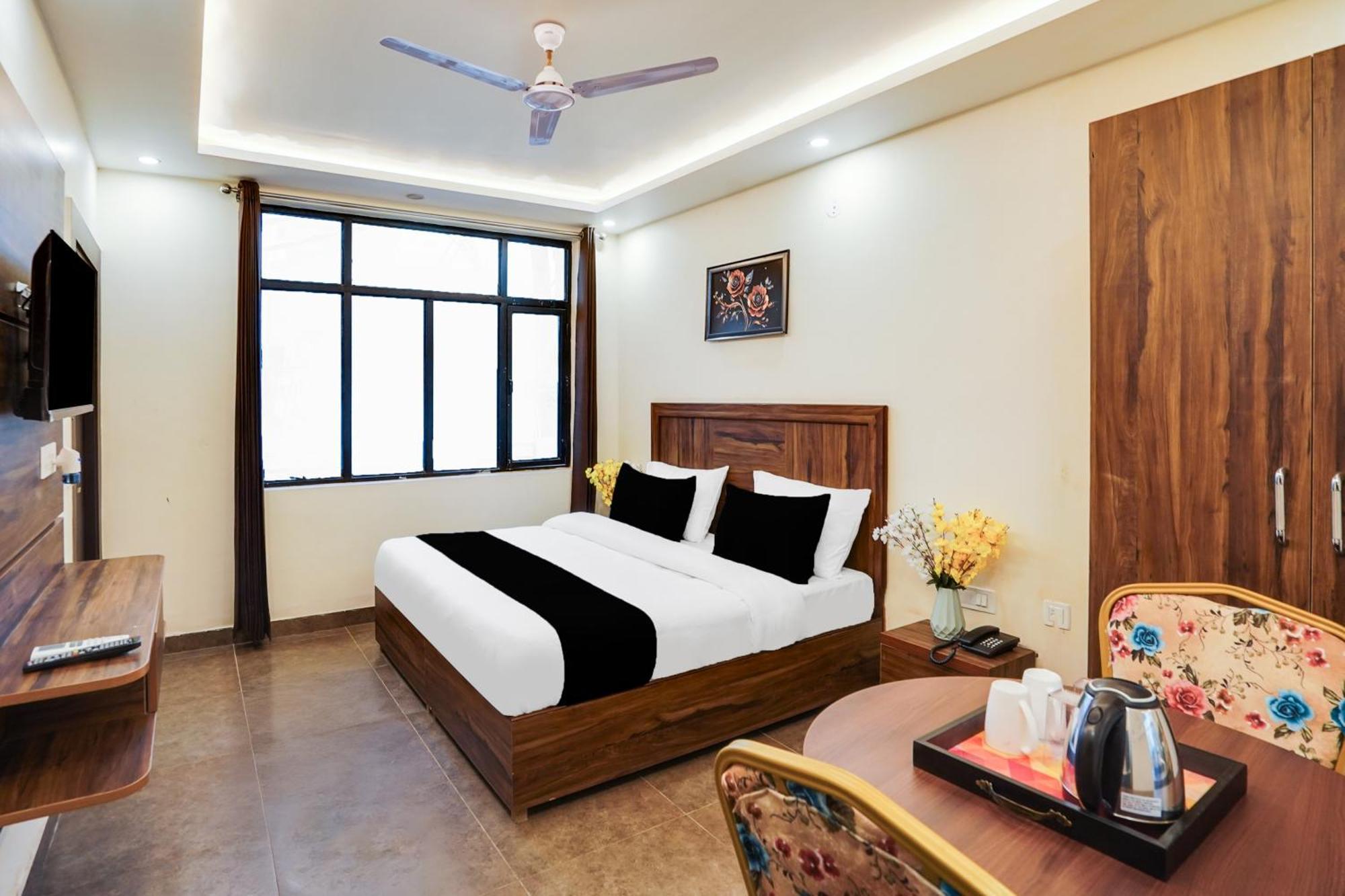 Hotel Super Townhouse The Royal Casa Ghaziabad Exterior foto