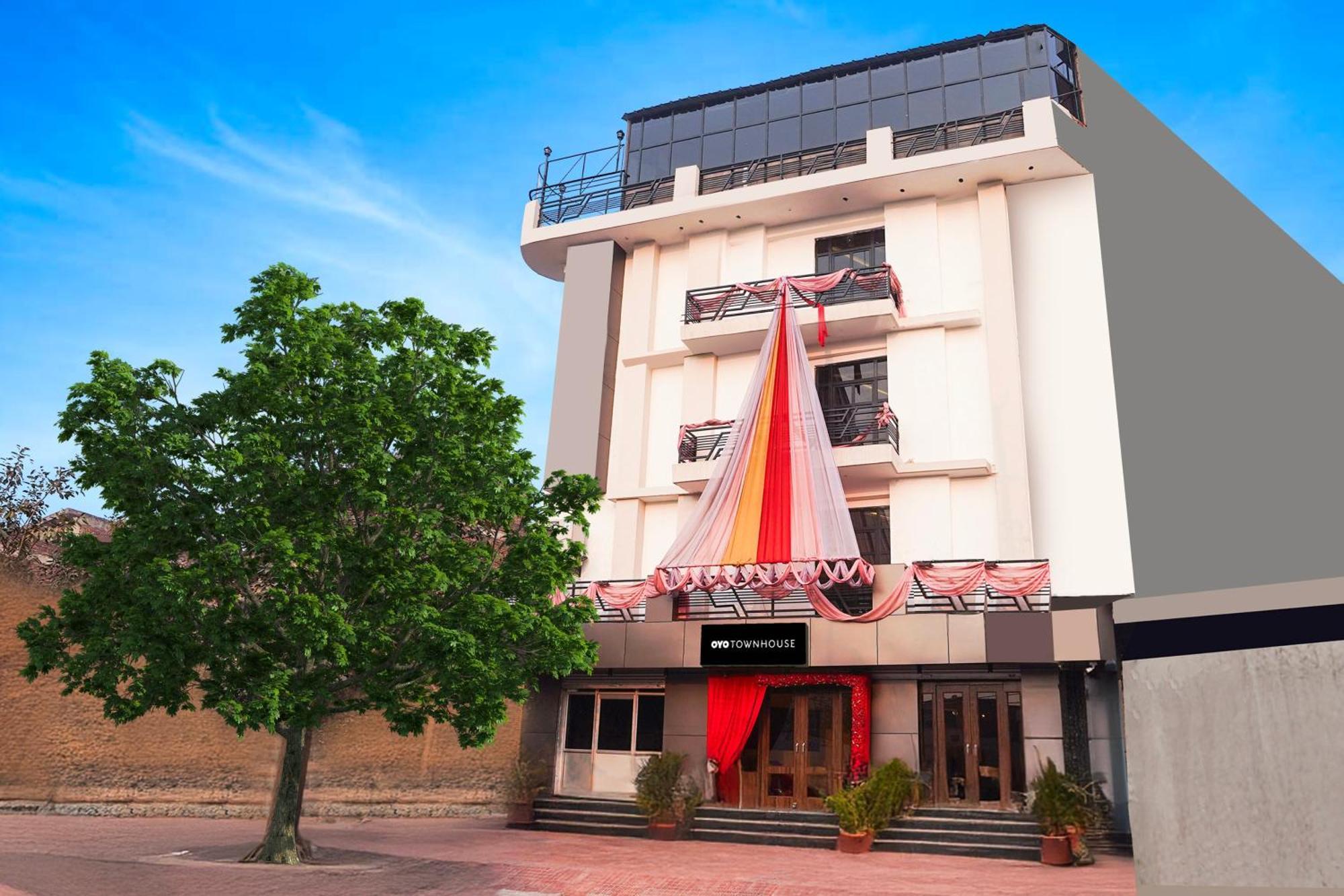 Hotel Super Townhouse The Royal Casa Ghaziabad Exterior foto