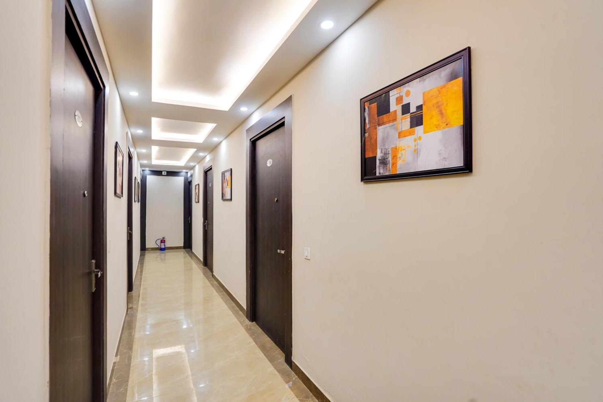 Hotel Super Townhouse The Royal Casa Ghaziabad Exterior foto