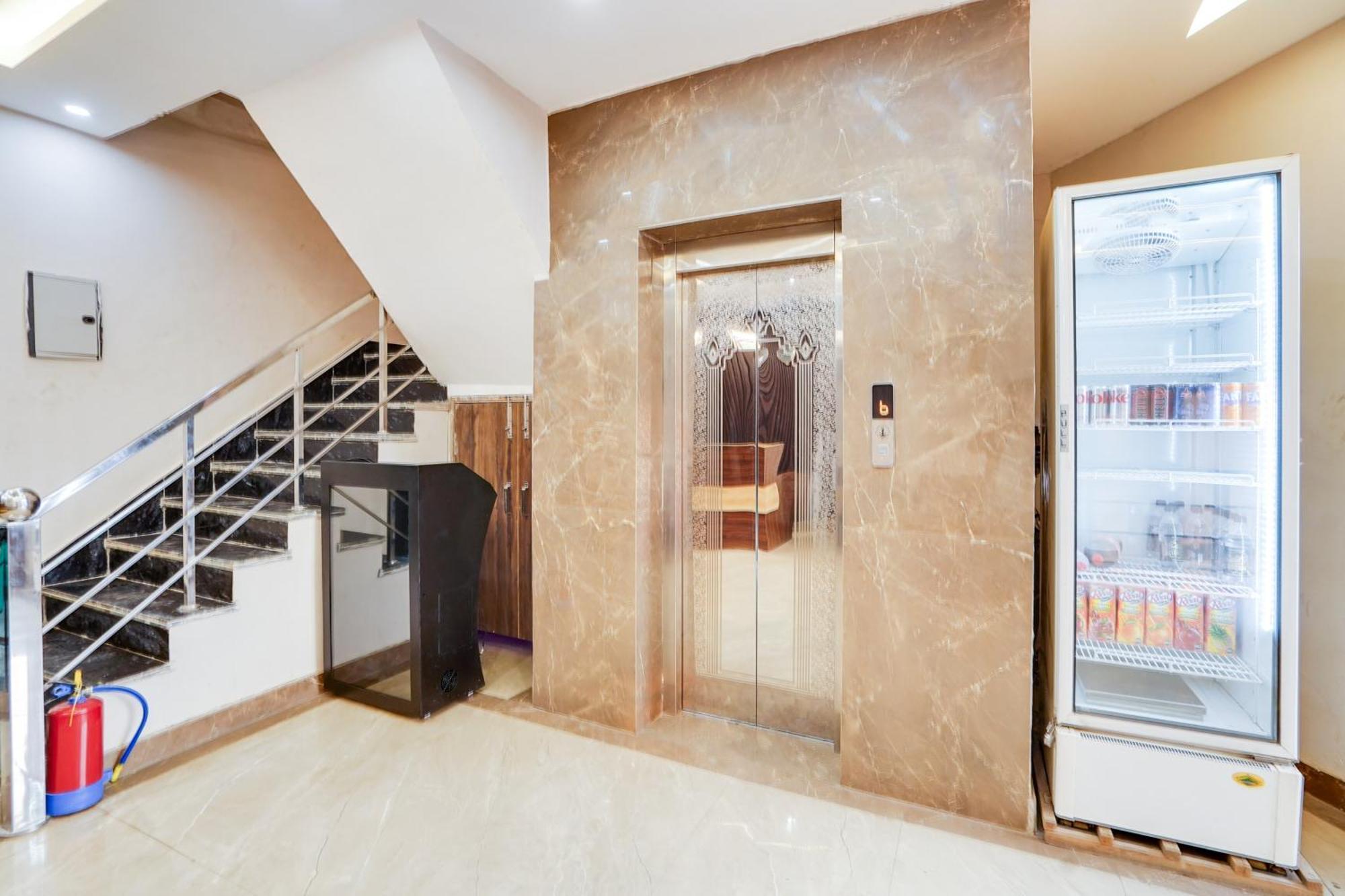 Hotel Super Townhouse The Royal Casa Ghaziabad Exterior foto