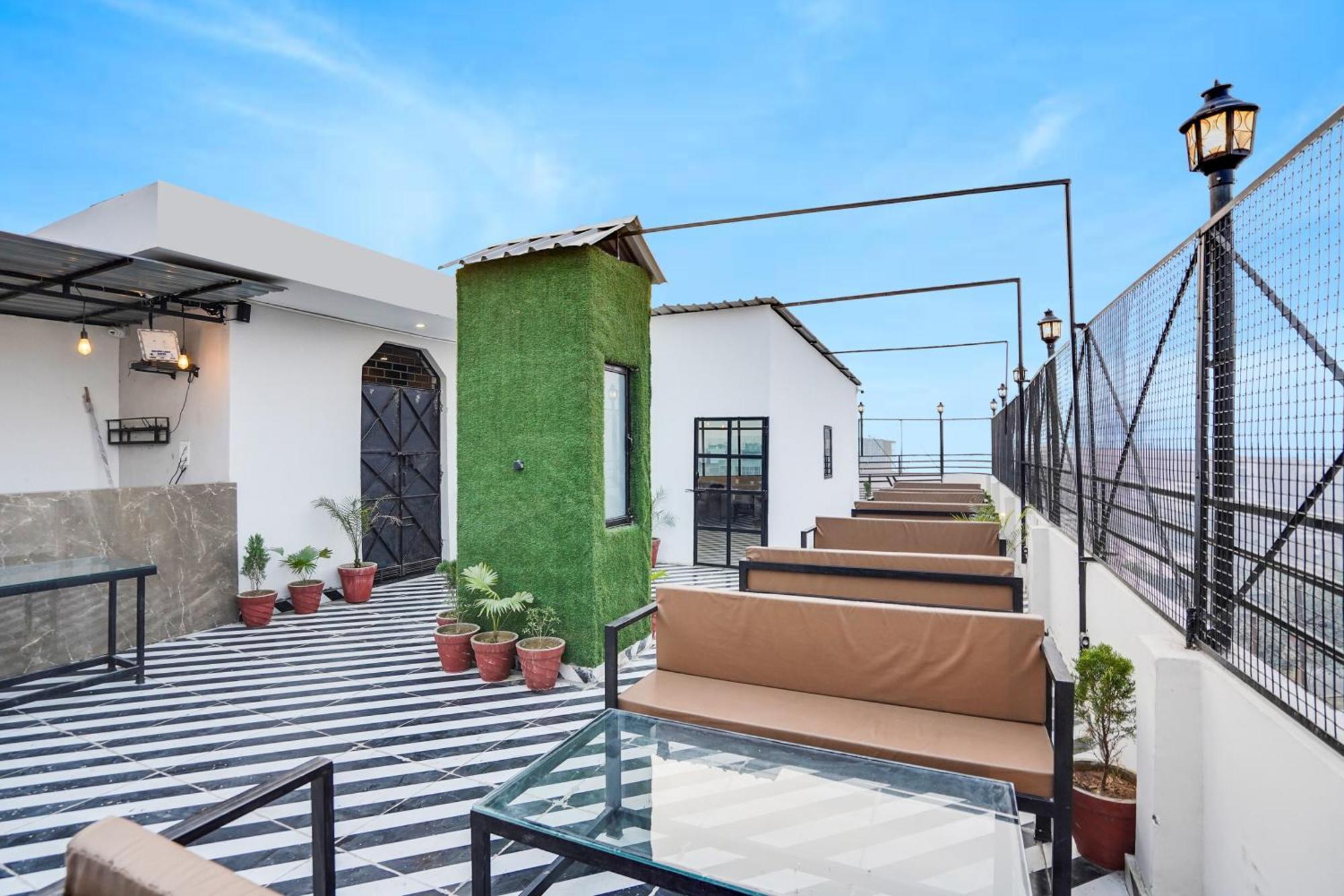 Hotel Super Townhouse The Royal Casa Ghaziabad Exterior foto